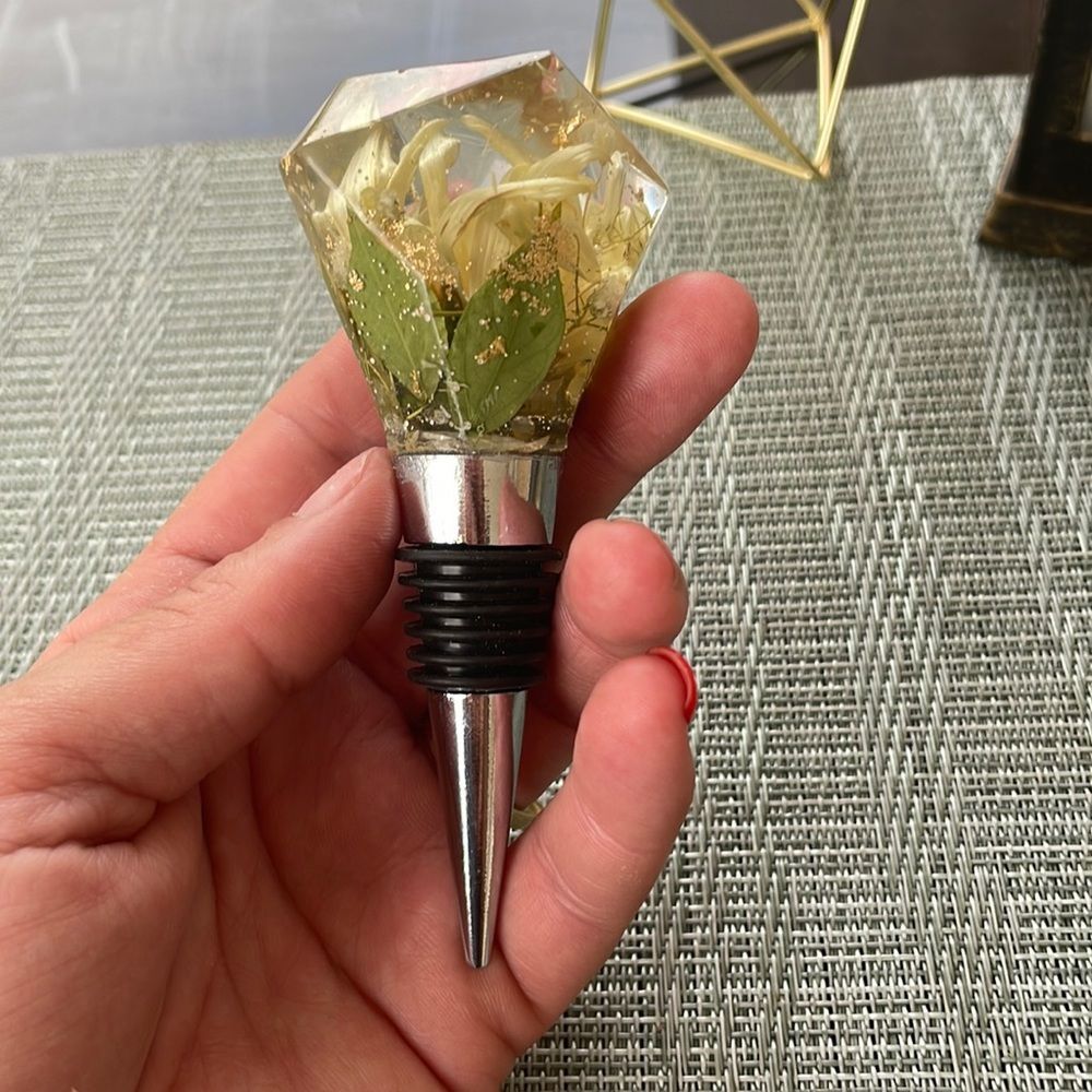 Handmade Pressed Flower Diamond Top Wine Stop White